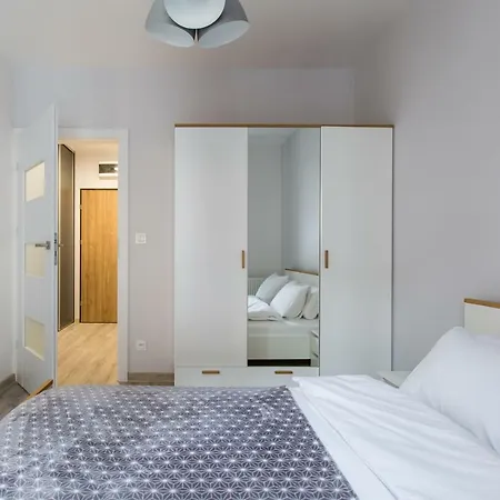 Luksusowy Przy Targach * بوزنان